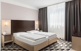 Azimut Hotel  4*